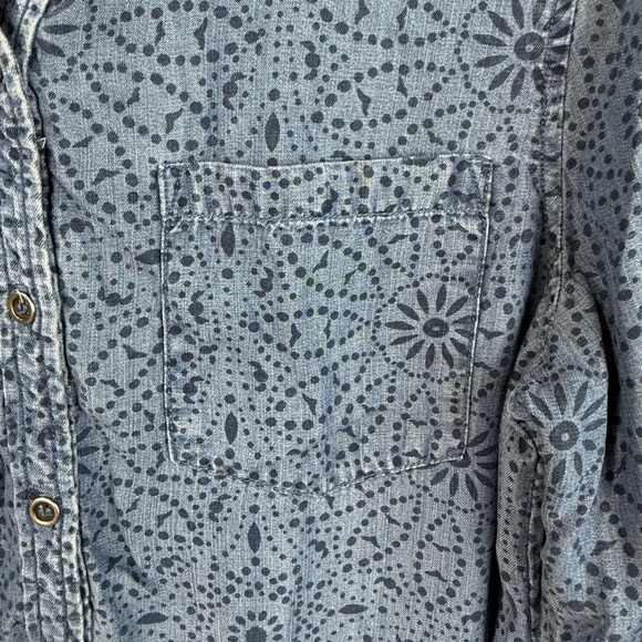 Christopher & Banks women’s denim print button down long sleeve shirt. Size M - Picture 5 of 5